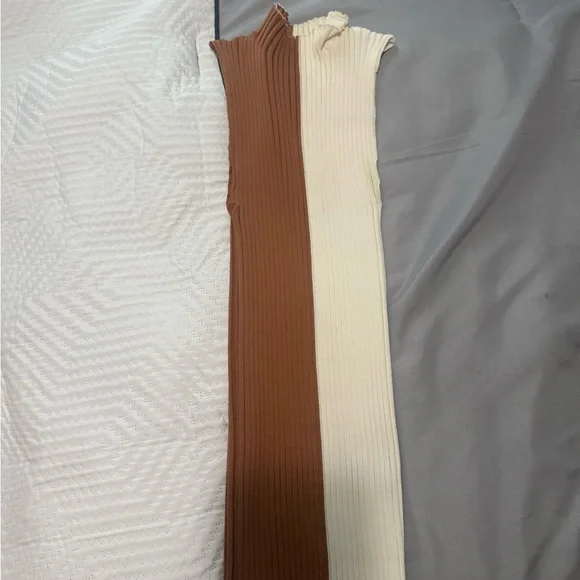 BKE Ribbed Tank Top in deep and Cream - size SMALL - Picture 3 of 8